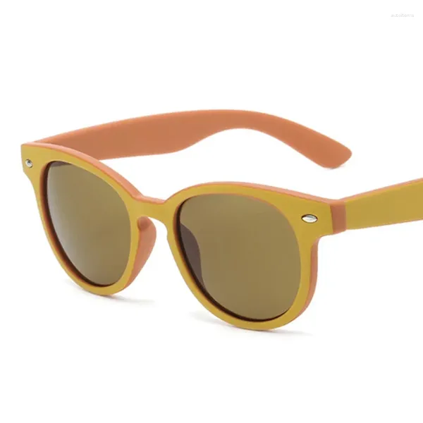 Gafas de sol redondas para mujer, diseñador de marca, gafas de sol Vintage, moda femenina, remache, sombras para exteriores, color negro