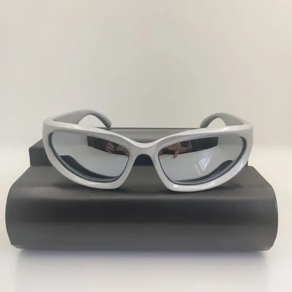 Venta de gafas de sol Goggle Sport para mujeres Productos de tendencia de tendencia Damas Futuristic Silver Mirror Fashion Marca Sun Glasses