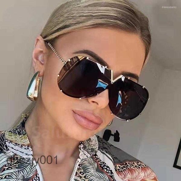 Lunettes de soleil Sexe Trendy Mens Style Fashion en forme de V et verres de soleil pour femmes