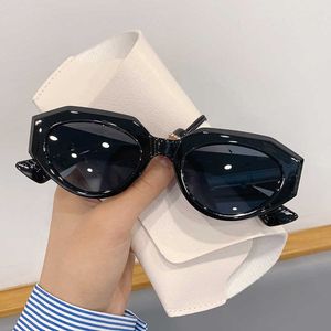 Zonnebrillen Kleine Cat Eye Sun Glazen Women Men Men 2022 Mode Ins Topmerk Design Vrouwelijke tinten Vintage Retro Trending Sunglasses G230214