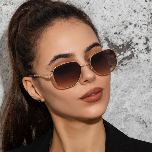 Gafas de sol Marco pequeño Cuadrado Personalidad Metal Hueco Anti-ultravioleta UV400 Casual Para Adultos Mujeres Hombres