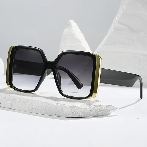 Lunettes de soleil carrées pour femmes et hommes, tendance, monture en plastique noir, classiques, Vintage, lunettes de soleil femme