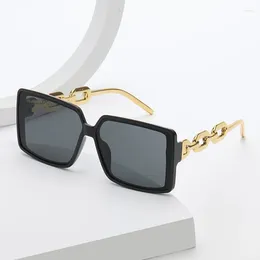 Lunettes de soleil Square Grande Street PO Fashion Retro Chain Mirror Mirror Design Design Sunshade Sun Sungle Femme