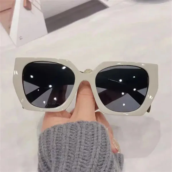 Lunettes de soleil Square Femmes surdimensionnées vintage Fashion Sun Glasses Shades Men Anti-Blue Light Lire 2024