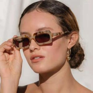 Zonnebrillen vierkante vrouwen 2023 Big frame ronde zonnebril mannen vintage gele hiphop tinten voor