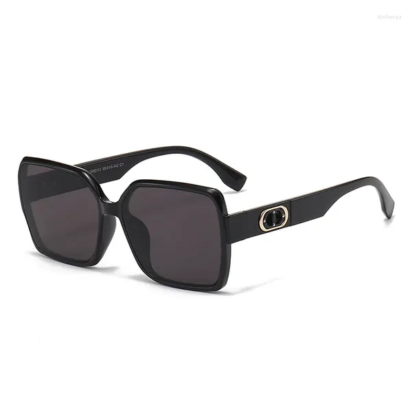 Lunettes de soleil élégant mode femmes lunettes de créateur Glamour femme lunettes carrées Insta célèbre hommes lunettes de soleil