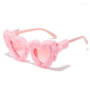 Lunettes de soleil d'été en peluche personnalisées Love Gradual Pink Glasses Funny Heart Shaped