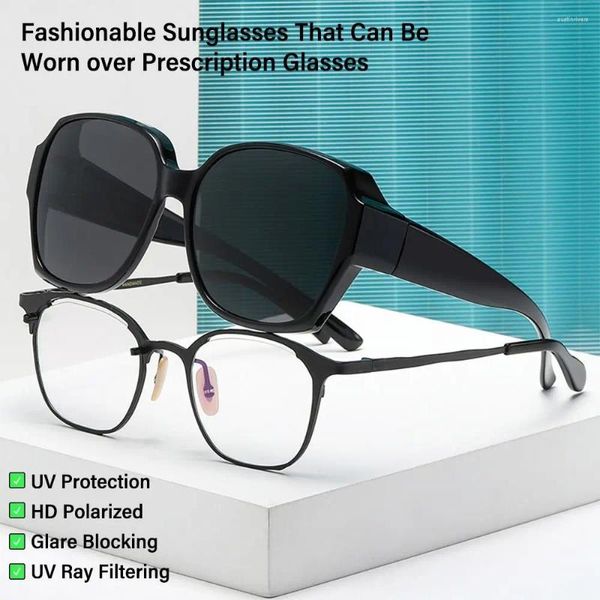 Les lunettes de soleil qui peuvent être portées sur des verres de prescription pour conduire enveloppe autour des nuances carrées polarisées ajustées