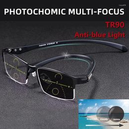 Lunettes de soleil TR90 titane multifocales lunettes de lecture pochromiques hommes femmes progressives bifocales Anti Blue Ray UV protéger presbytes