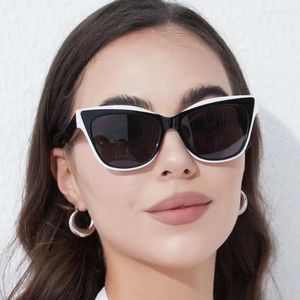 Zonnebrillen unieke witte zwarte frames kattenoog voor vrouwen 2023 Fashion trendy zonnebrillen dames anti-uv reizen rijden brillen