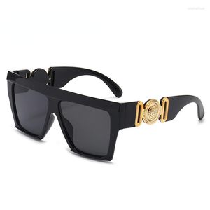 Gafas de sol Unisex Fashion Ladies Square Women Goggle Shades Vintage Diseñador de marca Gradiente Femenino Sol de gran tamaño UV400