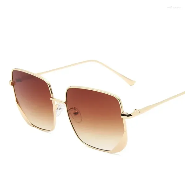 Lunettes de soleil UV400 Luxury Square Femme Femelle Outdoor Fashion Shades Eyewear Men Retro Brand Designer Metal Frame Sun Glasses