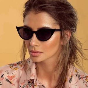 Lunettes de soleil Vintage Cat Eye Lunettes de soleil Femmes 2020 Luxury Brand Designer Gradient Sun Glasse pour femme Vintage Black Fashion Femme OCULOS