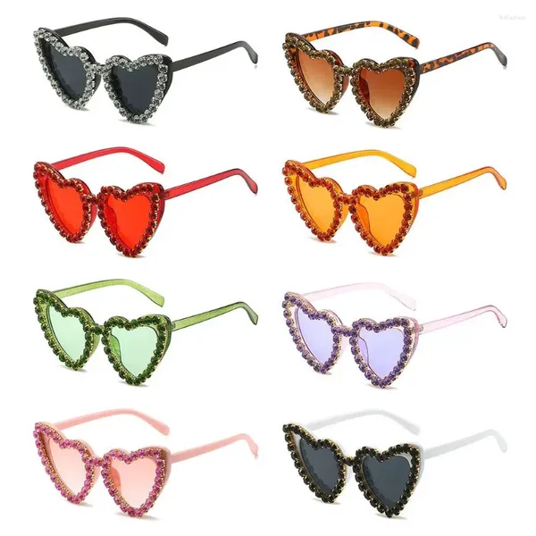 Gafas de sol Vintage Love Heart Hip Hop Ladies Eyewear Diamond Gafas de sol para mujeres en forma de corazón