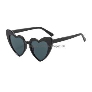 Lunettes de soleil Vintage Love Heart Femmes D'été Sexy Lunettes De Soleil Pour La Fête À L'extérieur Blanc Noir Rouge Couleur Drop Delivery Accessoires De Mode Dhzoy