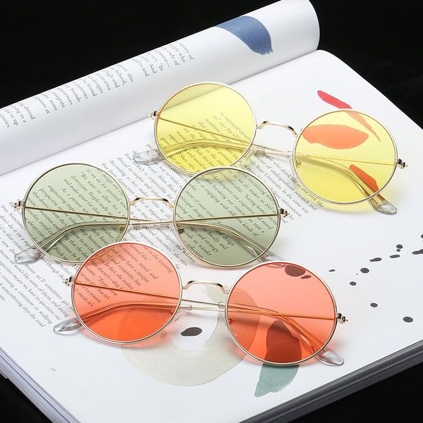 Lunettes de soleil Vintage Round Femmes Couleur de l'océan Miroir Sun Verres Soleil Femelle Design Metal Circle OCULOS UV400