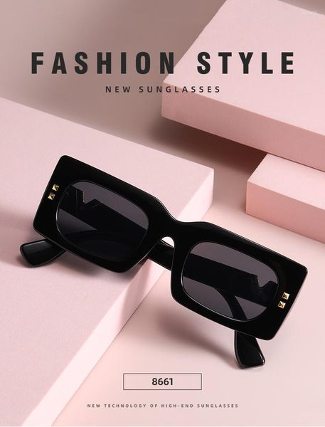 Lunettes de soleil Vintage Square Femmes Luxury Brand Designer V Nail Shades Retro Rectangle Sun Sun pour la mode féminine