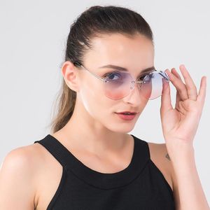 Lunettes de soleil WE femmes sans monture mode dégradé cristal Texture grand objectif UV400 lunettes de grande taille