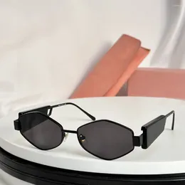 Zonnebril Dames Ontwerp Mode Klassiekers Mini Titanium Frame Ovale Brillen Heren Outdoor Business Hoge kwaliteit luxe bril