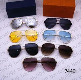 Gafas de sol Lvvvvv Fashion Designer Gafas de sol para hombres al aire libre 7440 y 7481 Serie 14 colores opcionales con bolsas de diseñador pimiento de nariz física pimiento