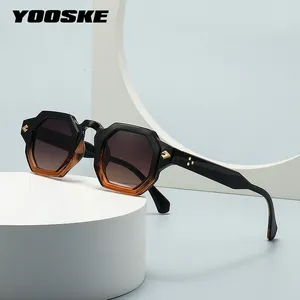 Zonnebrillen Yooske Polygon Square Punk Women Men Retro Rivets gradient tinten UV400 merkontwerper Sun Glasses