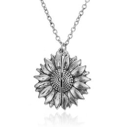 Retro gesneden zonnebloem te openen medaillon eenvoudige en elegante mode schattige ketting liefdescadeau voor vrouwen sieraden