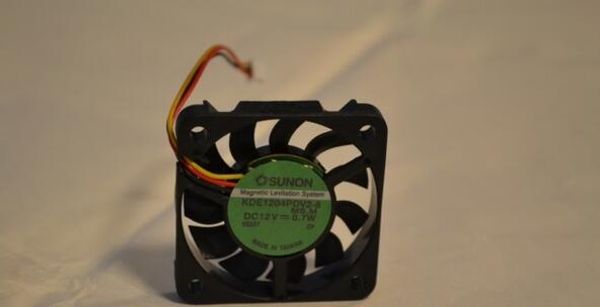 SUNON KDE1204PDV2-8 4008 12V 0.7W Ventilador de CPU súper delgado de 3 líneas