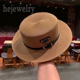 Sunshine Proof Beach Hats for Women Luxury Chapeau extérieur Utile Unisexe avec ceinture Casquette Novelty Soft Designer Bucket Paille Paille avec triangle métallique PJ066 B23