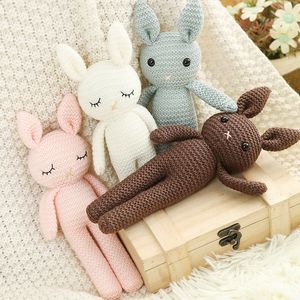 Super mignon tricoté lapin poupée en peluche Ins peluche lapin jouet bébé confort poupée Crochet Animal mariage poupée rose vert marron blanc 4 couleurs