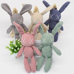 Super schattig gestreepte konijn gevulde speelgoed sleutelhanger hanger konijnpop schattig greep machine poppen tas mode -accessoire