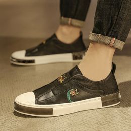 Portième rond en cuir super fibre Chaussures à fond plat avec des chaussures à la mode et polyvalentes Bands élastiques décontractés de petites chaussures blanches