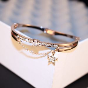 Super étincelant nouveau créateur de mode INS Diamond Zircon Gold Gold Titanium Bangle Bracelet For Woman Girls 18cm avec Star Charm
