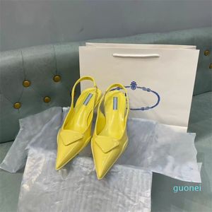 Super qualité marque femmes sandales pompes talon bas designer de luxe en cuir brossé slingback pompe dame robe de soirée de mariage chaussures y8585