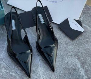 Super kwaliteit merk vrouwen sandalen pompen lage hak luxe designer geborsteld leer slingback pomp dame trouwfeestjes schoenen