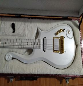 Super Rare Prince Cloud White Guitare Guitare Aulne Corps Maple Neck Wrap autour du pont de luxe Croco Purple Croco Hardcase WHI5998879