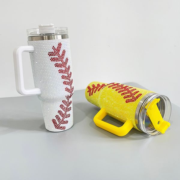 Tasse à imprimé baseball cloutée en strass super scintillante de 40 oz, café de voyage blanc jaune, gobelet isolé sous vide en acier inoxydable avec poignée et paille