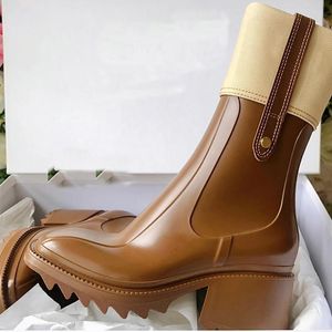 Superieure kwaliteit luxe ontwerpers vrouwen halve laarzen gemengde kleur wollen vierkant regenboots dikke hakken platform schoenen combat enkellaars martin booties womens schoen 34-41