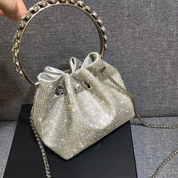 Qualité supérieure avec diamant Dinner Bag 2022 nouveau seau de forage à chaud poignée ronde sac à main simple épaule diagonale portée chaîne petit sac