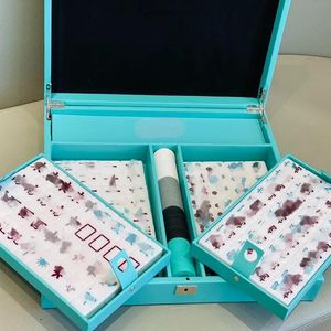 Benodigdheden Ontwerper cadeauset Leren doos met slot Mahjong cadeauset 144 Mahjong tegels Vierkleurige fiches Vergulde dobbelstenen en scorestokjes Set Fes