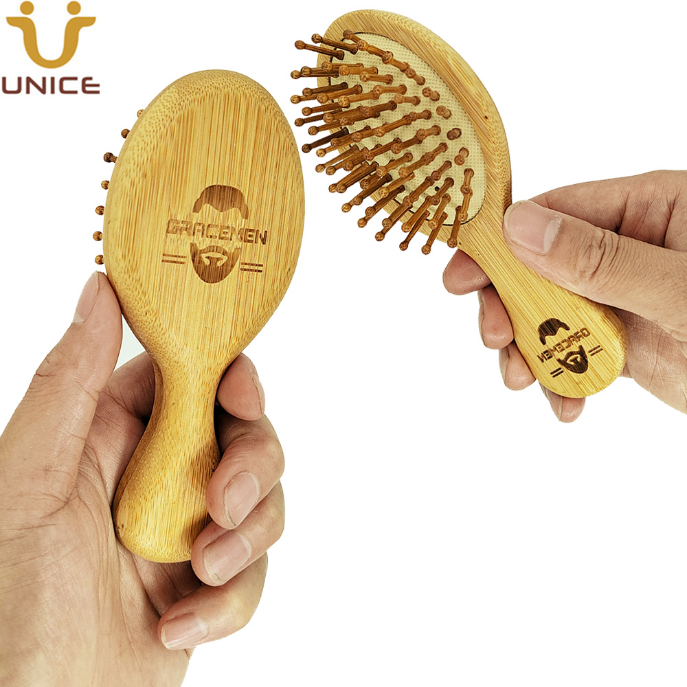 Tragbare Mini-Taschen-Haarbürste für Männer MOQ 100 STÜCK Kundenspezifisches Logo Bambusgriff Masaging-Borsten Peeling-Haut-Luft-Entwirrungs-Haarbürste