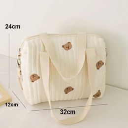 Sacs de couches sûr Broderie à glissière Baby-Diaper Bab Babe Bag Organisateur de maternité Sac pour poussette maman simple Sac à bandoulière voyage grand sac de sortie D240429