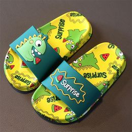 Verrassing dinosaurus kinderen slippers jongens meisjes schattig cartoon huis indoor zomer mode casual niet-slip badkamer schoenen 220427