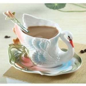 Tasses à café cygne avec soucoupes cuillères tasse en porcelaine émail colorée petit déjeuner bouteille d'eau de thé thermique cadeau de Noël Brithaday 240115