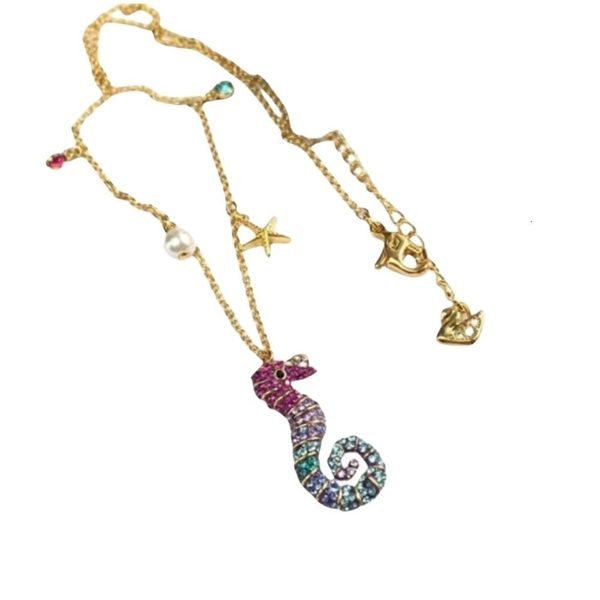 Collar Swarovski Diseñador Mujer Collares de calidad originales Moda de lujo Mujer Elemento de caballito de mar súper brillante Collar de perlas de diamantes coloridos