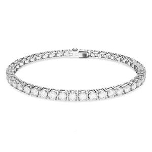 Swarovskis Bracelet Designer Swarovskis Bijoux pour femmes Bracelet de qualité supérieure Bracelet pour femmes en un diamant complet avec éléments Crystal 826d