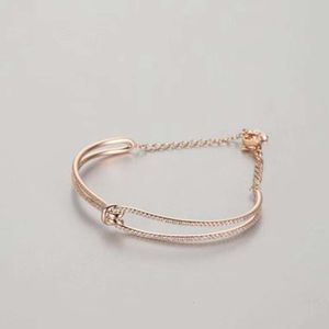 Swarovskis Bracelet Designer Dames Oorspronkelijke kwaliteit Luxe Mode Bangle Crystal Romantische knoop Holle armband met gepersonaliseerde volledige diamant knoopontwerp Women