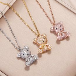 Collier swarovskis Designer Jewels Original Mignon Full Diamond Teddy Bear pour les femmes avec des éléments à dégluties chaîne de cols cristallins