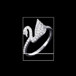 Swarovskis Ring Designer Fashion Luxury Bijoux Swarovski pour femmes Bands de qualité originaux Anneaux Swan Ring emblématique Swan Crystal Fashionable Classic C710