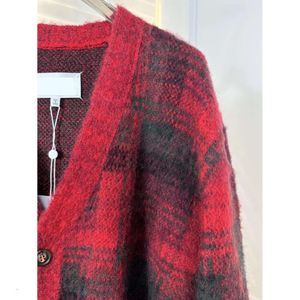 Sweater dames Europees Mode Nieuw jaar Limited Red Plaid Wool Cardigan met lange mouwen met lange mouwen