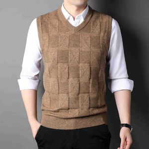 Panks 2021 automne Nouveau homme Khaki V-Neck Knited Vest Business Casual Classic Classic Sweat Sweater Sweater masculin Male Vêtements Y2210 Y2210